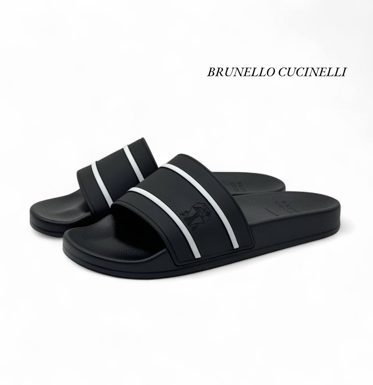 brunello-cucinelli-shlepanczy-chernye-rezinovye-s-belymi-poloskami.png BRUNELLO CUCINELLI шлепанцы черные резиновые с белыми полосками — изображение 1