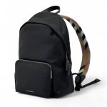 BURBERRY рюкзак нейлон черный маленький металлический логотип спереди снизу желтые лямки