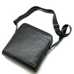 BV мессенджер теленок большой с открытым карманом спереди и вставкой из гладкой кожи сверху черный