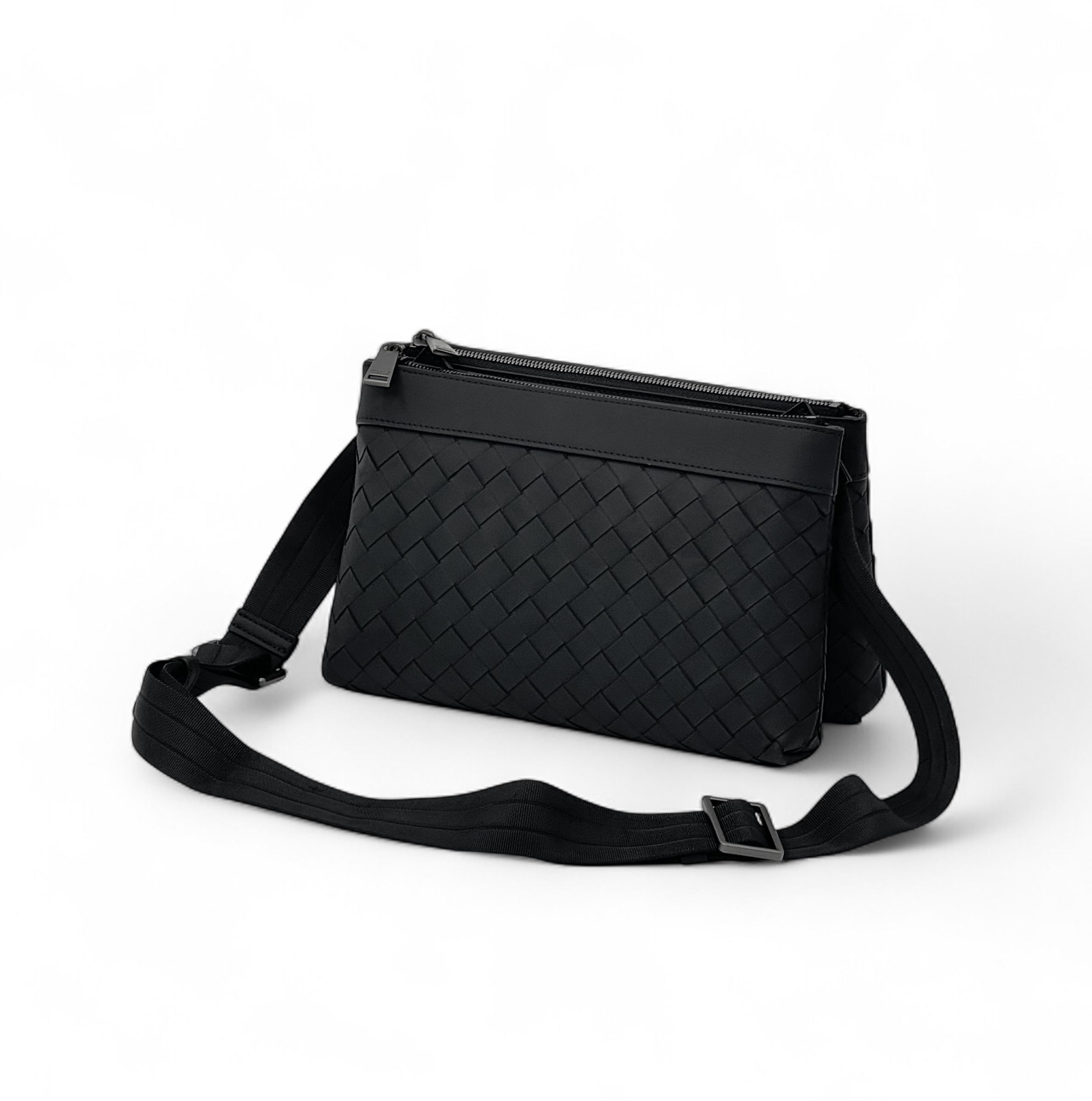 bv-messendzher-transformer-krupnoe-pletenie-telyachya-kozha-chernogo-czveta-dva-otdeleniya-na-molnii.jpg BV мессенджер трансформер крупное плетение телячья кожа черного цвета два отделения на молнии — изображение 1