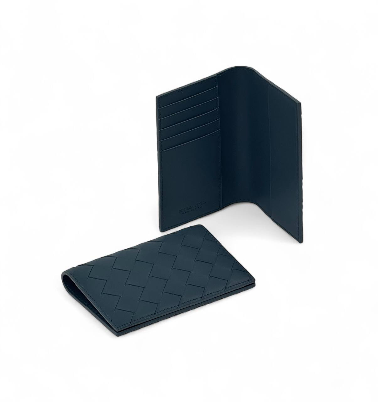 bv-oblozhka-dlya-pasporta-iz-kozhi-yagnenka-krupnoe-pletenie-czveta-mariman.png BV обложка для паспорта из кожи ягненка крупное плетение цвета мариман — изображение 1