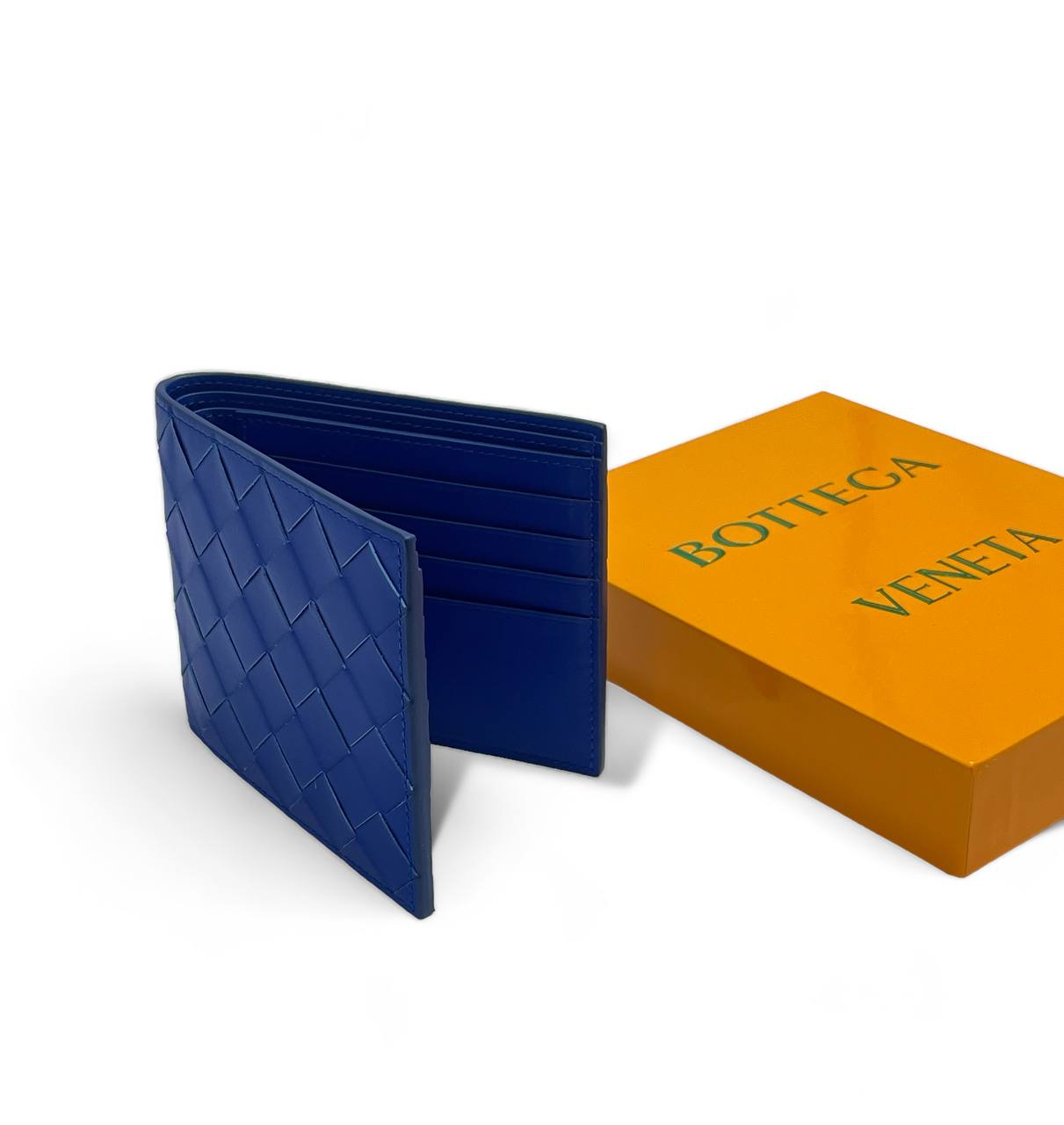 bv-portmone-yarko-sinee-krupnoe-novoe-pletenie-telenok.png BV портмоне ярко-синее крупное новое плетение теленок — изображение 1