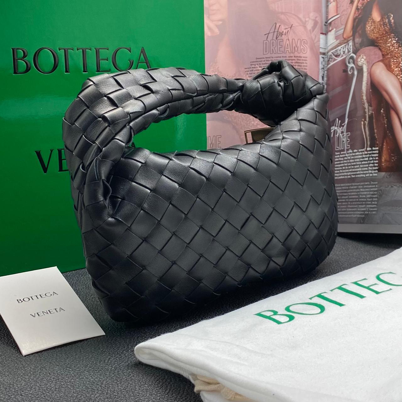 bv-sumka-mini-boho-meshok-chernaya-s-uzlom-na-ruchke-melkoe-pletenie.jpg BV сумка Мини-бохо мешок черная с узлом на ручке мелкое плетение — изображение 1