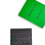 BV визитница 6 визиток коричневая с зеленым вплетением ягненок крупное плетение