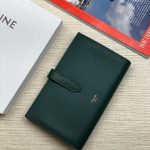 CELINE кошелек зернистая кожа хлястик на кнопке болотный большой