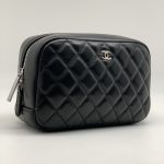 CHANEL клатч на молнии 19 см гладкая кожа в клетку черный фурнитура серебро