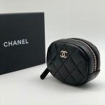 CHANEL клатч на молнии гладкая кожа в клетку круглый маленький черный