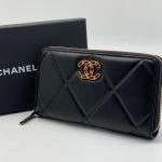 CHANEL кошелек на молнии гладкая кожа крупная клетка черный логотип золото