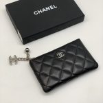 CHANEL кошелек на молнии гладкая кожа в клетку черный логотип на цепочке серебро