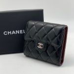 CHANEL кошелек с клапаном гладкая кожа в клетку черный логотип серебро маленький