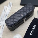 CHANEL косметичка пенал большой кожа зернистая в клетку черная
