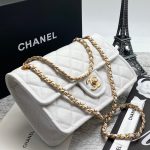 CHANEL мини-сумка конверт 25 см белая кожа Caviar в клетку фурнитура золото