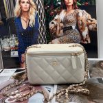 CHANEL мини-сумка кожа Caviar в клетку прямоугольная кремовая