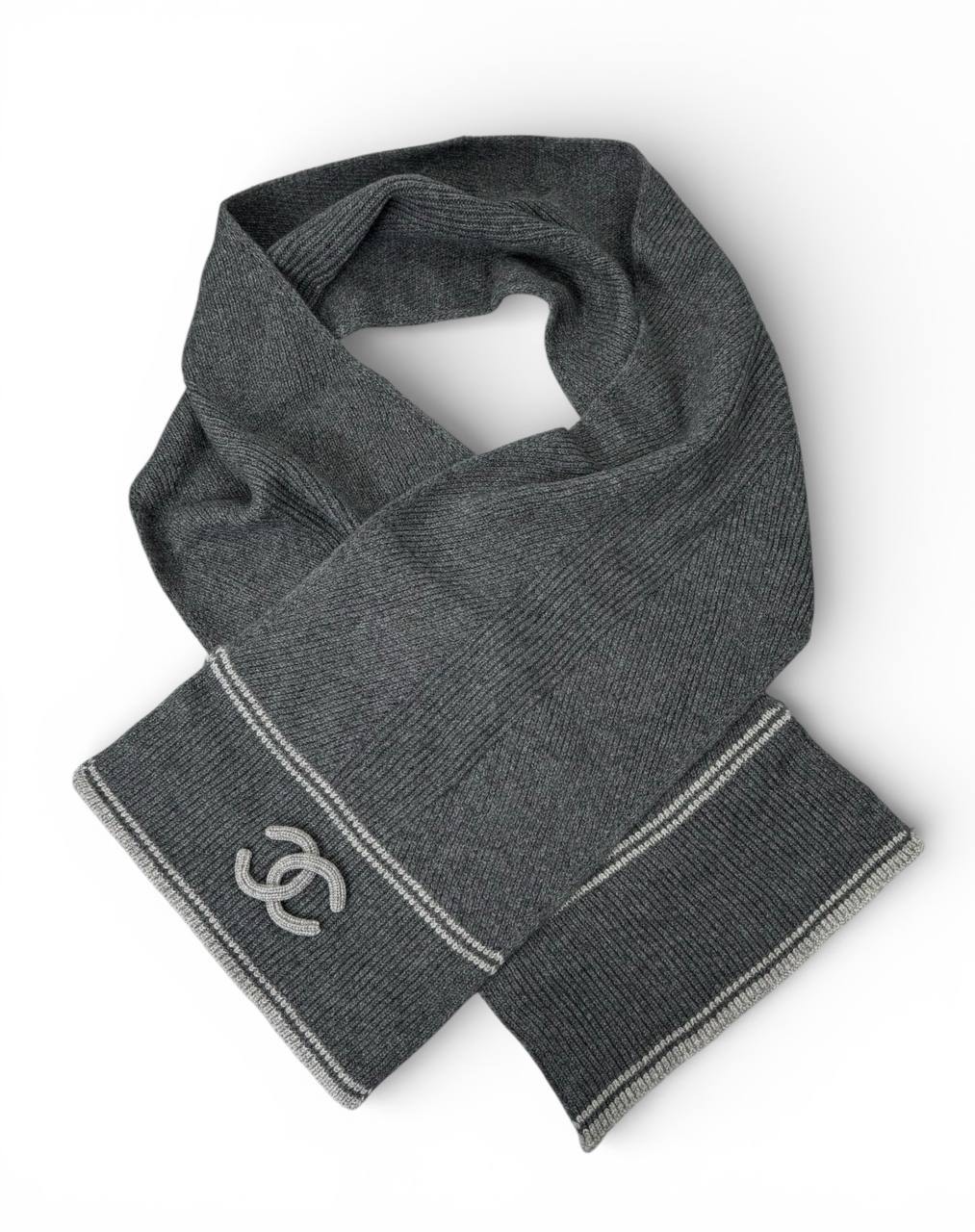 chanel-sharf-vyazanyj-kashemir-seryj.jpg CHANEL шарф вязаный кашемир серый — изображение 1