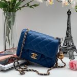 CHANEL сумка 2.55 гладкая кожа в клетку 17 см синяя