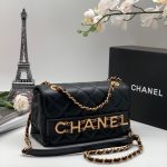 CHANEL сумка Camera 21 см гладкая кожа в клетку золотые буквы черная