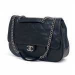 CHANEL сумка гладкая кожа с клапаном черная серебро