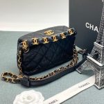 CHANEL сумка клатч из мятой черной кожи с клапаном