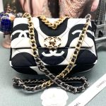 CHANEL сумка-конверт 26 см цвет черно-белый текстильная