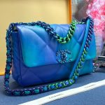 CHANEL сумка-конверт 26 см цвет сине-голубой переливающийся