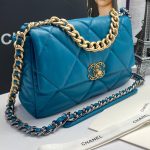 CHANEL сумка-конверт 30 см цвет аквамарин