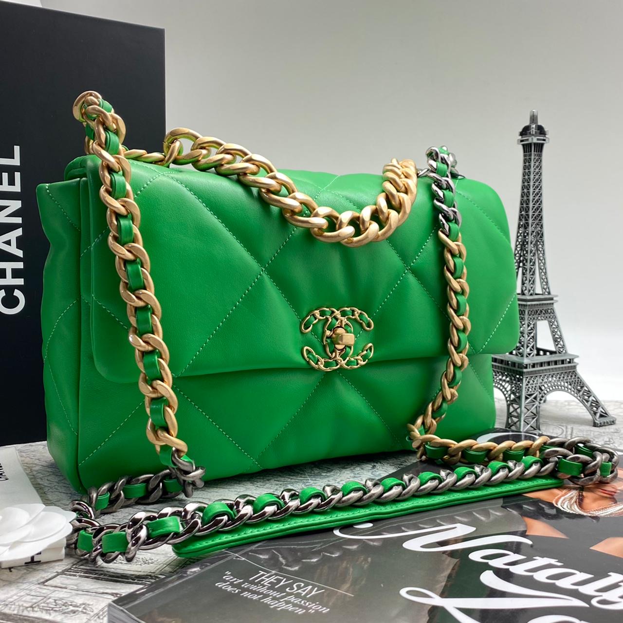 chanel-sumka-konvert-30-sm-czvet-zelenyj.jpg CHANEL сумка-конверт 30 см цвет зеленый — изображение 1