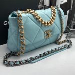 CHANEL сумка-конверт 30 см светло-голубая