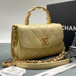 CHANEL сумка с клапаном и золотой металлической ручкой в клетку желтая гладкая кожа
