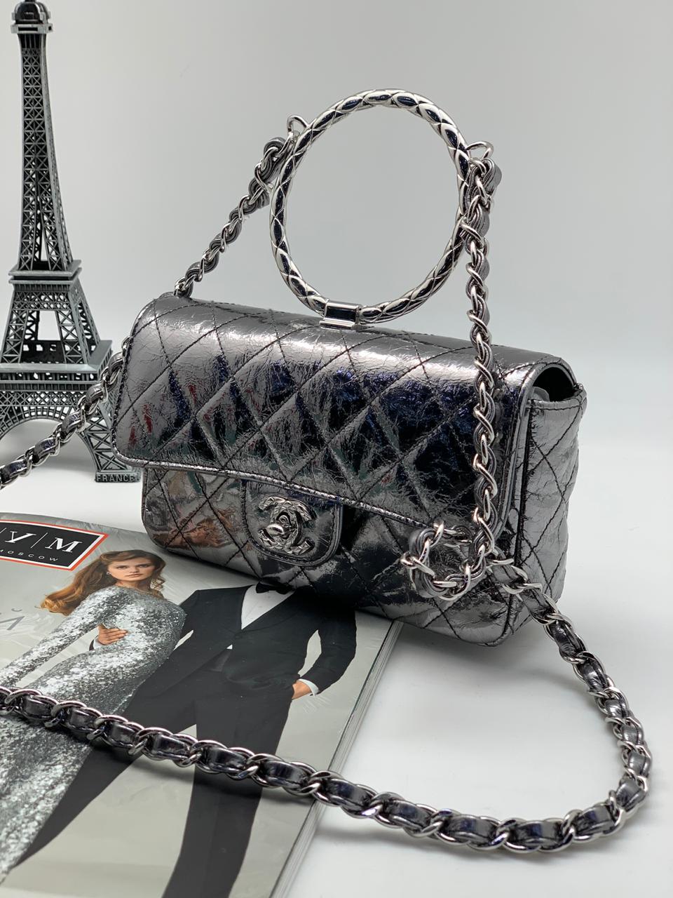 chanel-sumka-s-klapanom-zhevanaya-kozha-v-kletku-ruchka-kolczo-serebro.jpg CHANEL сумка с клапаном жеваная кожа в клетку ручка кольцо серебро — изображение 1