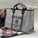 CHANEL сумка Shopping текстиль белая черные буквы