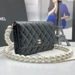 CHANEL сумка Woc гладкая кожа в клетку черная фурнитура золото на бусах