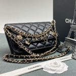 CHANEL сумка Woc гладкая кожа в клетку черная с буквами на цепочке фурнитура золото