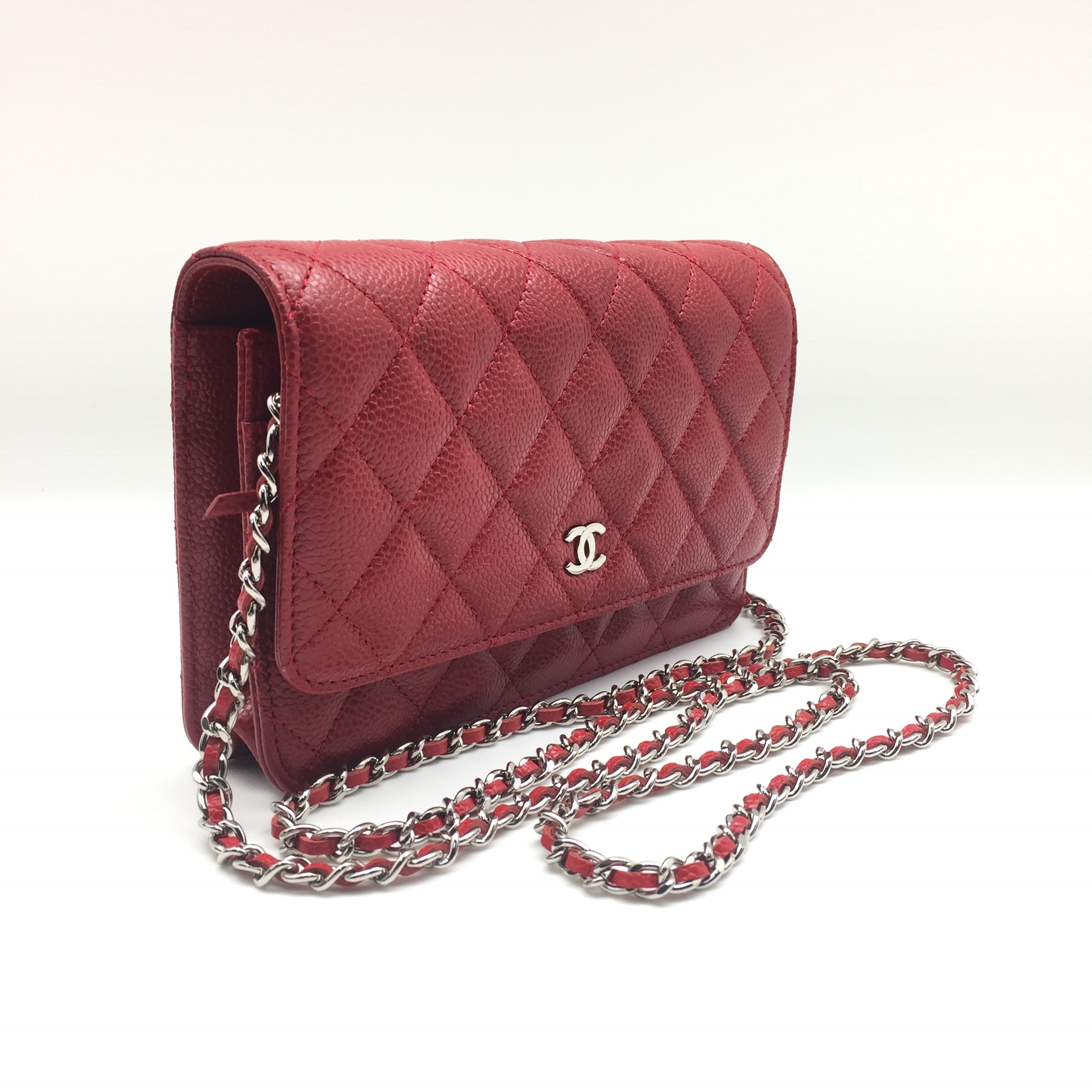 chanel-sumka-woc-kozha-caviar-v-kletku-krasnaya-furnitura-zoloto.jpg CHANEL сумка Woc кожа Caviar в клетку красная фурнитура золото — изображение 1