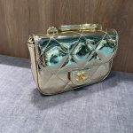 CHANEL сумка золотая лак