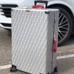 FENDI 70 см чемодан серебро красная ручка