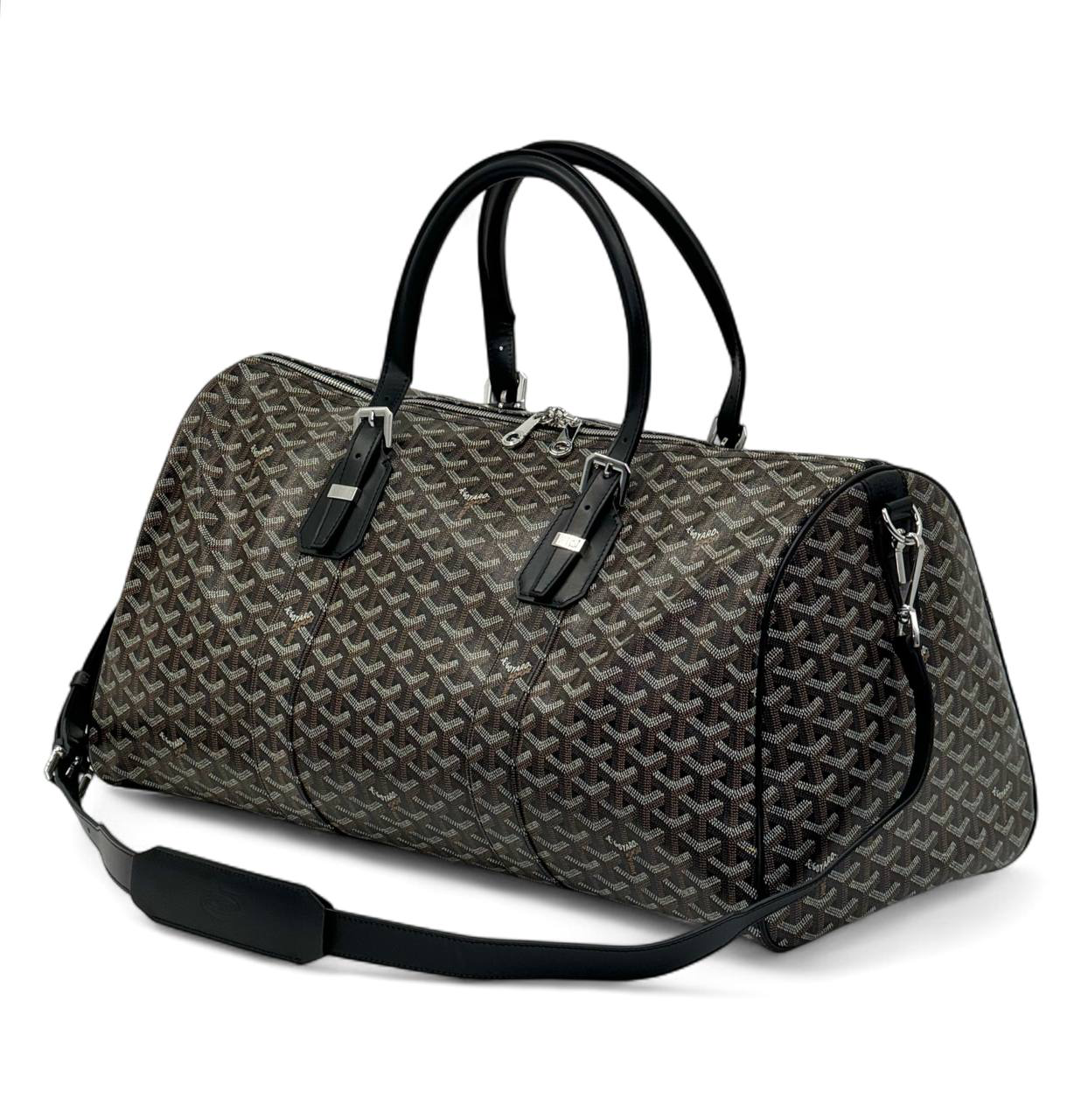 goyard-dorozhnaya-sumka-kanva-s-kozhanymi-ruchkami-i-remnem-chernogo-czveta.png GOYARD дорожная сумка канва с кожаными ручками и ремнем черного цвета — изображение 1