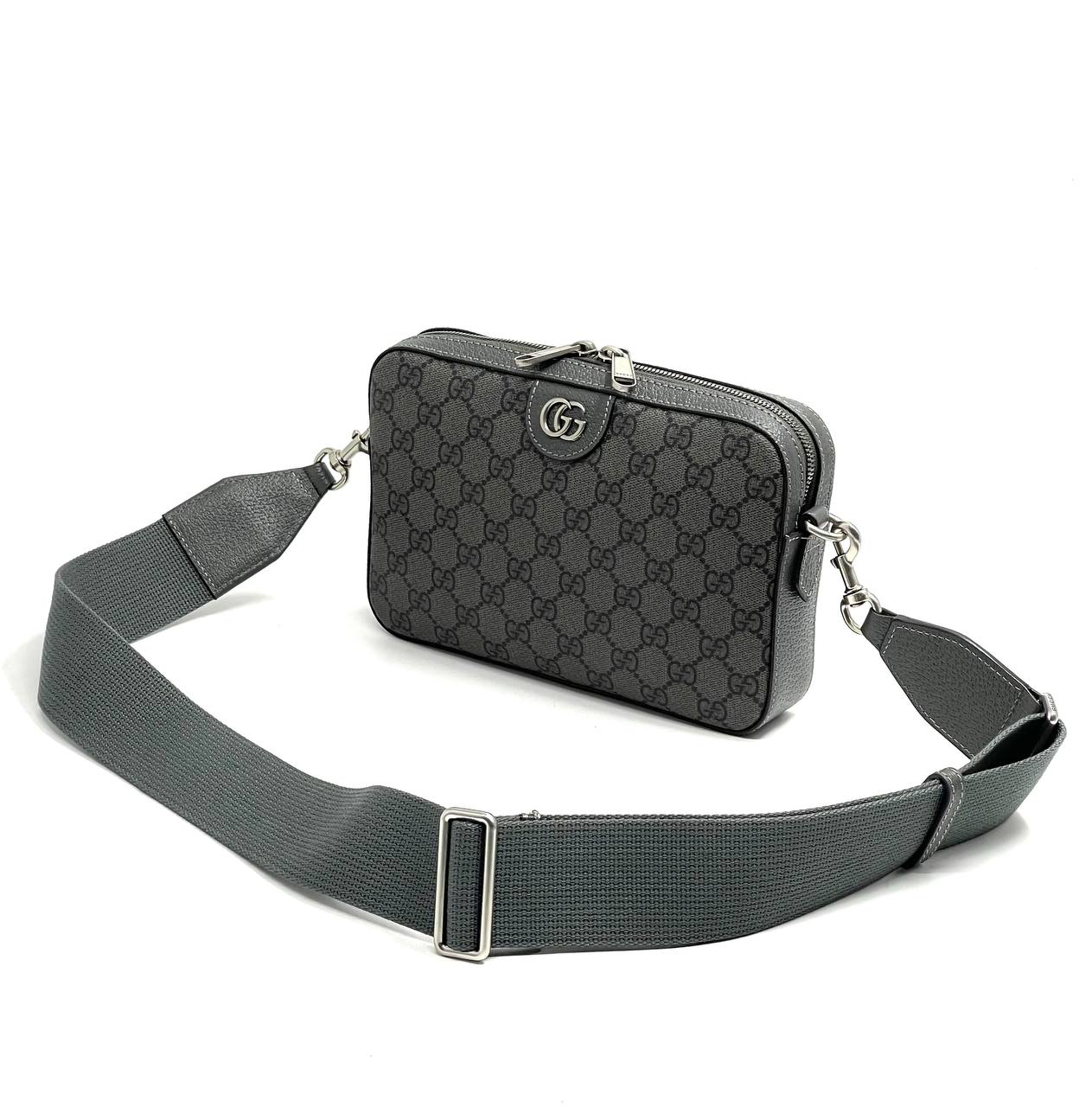 gucci-messendzher-temno-seryj-s-firmennoj-monogrammoj.png GUCCI мессенджер темно-серый с фирменной монограммой — изображение 1