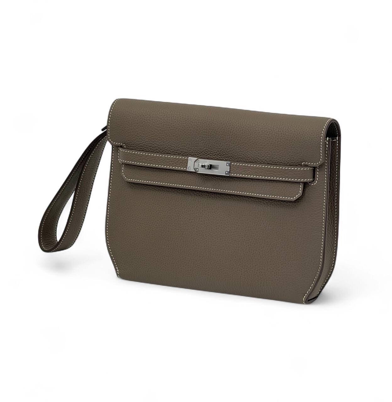 hermes-borsetka-s-dvumya-variantami-remeshkov-kozha-togo-bezhevaya-s-beloj-strochkoj-zamok-kelly.jpg HERMES борсетка с двумя вариантами ремешков кожа того бежевая с белой строчкой замок Kelly — изображение 1