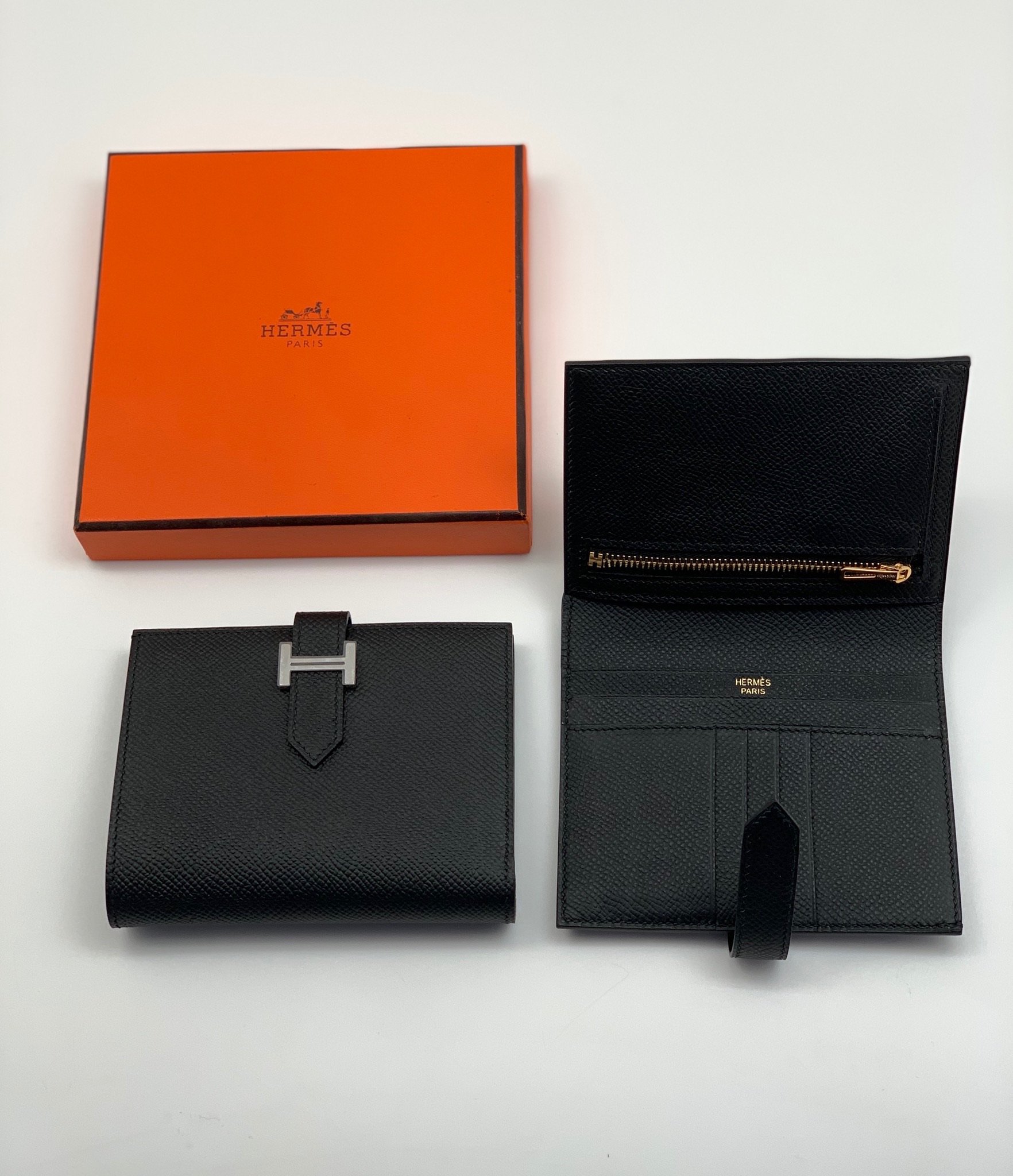 hermes-koshelek-kozha-epsom-s-hlyastikom-malenkij-chernyj-furnitura-serebro.jpg HERMES кошелек кожа Эпсом с хлястиком маленький черный фурнитура серебро — изображение 1