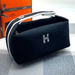 HERMES косметичка текстиль на молнии черная