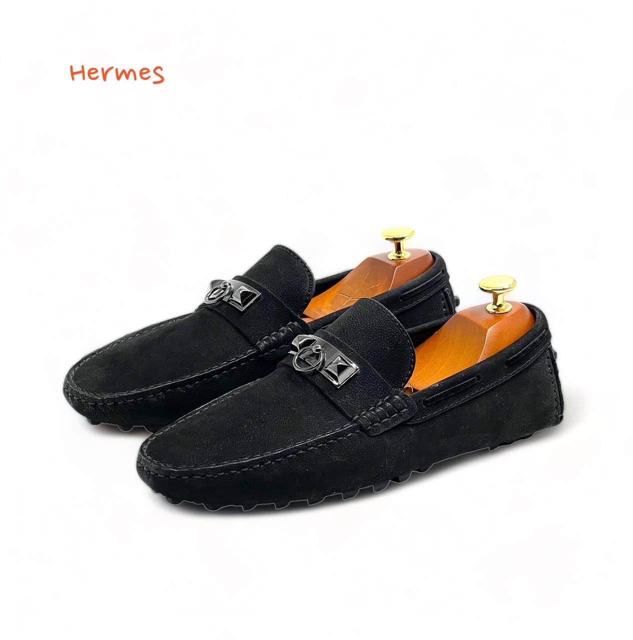 hermes-mokasiny-chernye-s-kolczom-i-shipami.jpg HERMES мокасины черные с кольцом и шипами — изображение 1