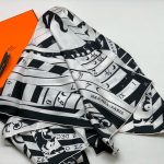 HERMES платок астрологический календарь черно-белый