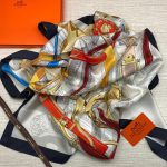 HERMES платок шелк кремовый