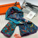 HERMES платок сине-голубой с расписным рисунком