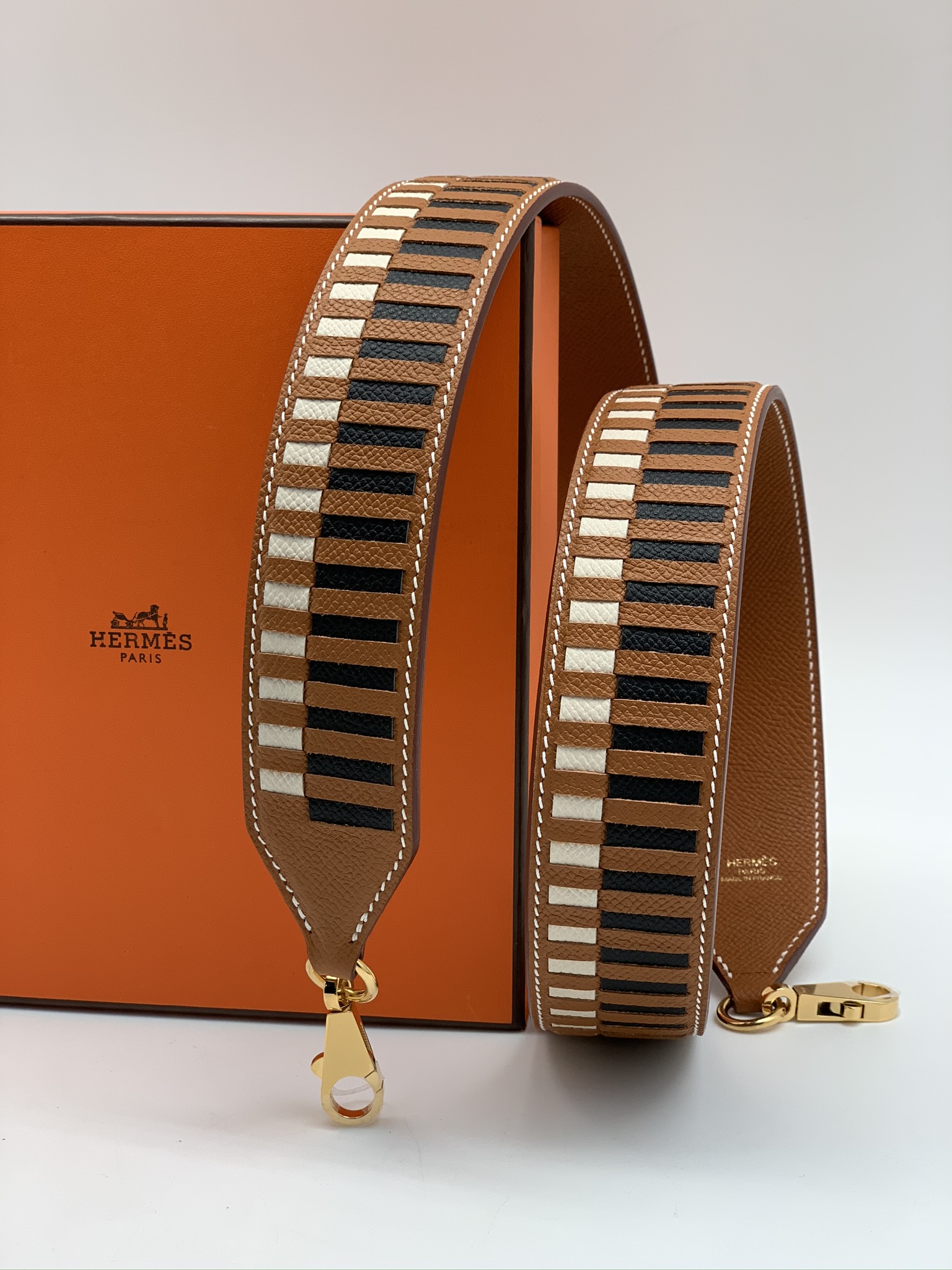 hermes-remen-dlya-sumki-kozha-v-polosku-korichnevyj.jpg HERMES ремень для сумки кожа в полоску коричневый — изображение 1