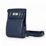 HERMES слинг синего цвета из кожи крокодила с 2 хлястиками и фирменным замком