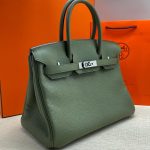 HERMES сумка Birkin РУЧНАЯ кожа Того 30 см зеленая фурнитура серебро