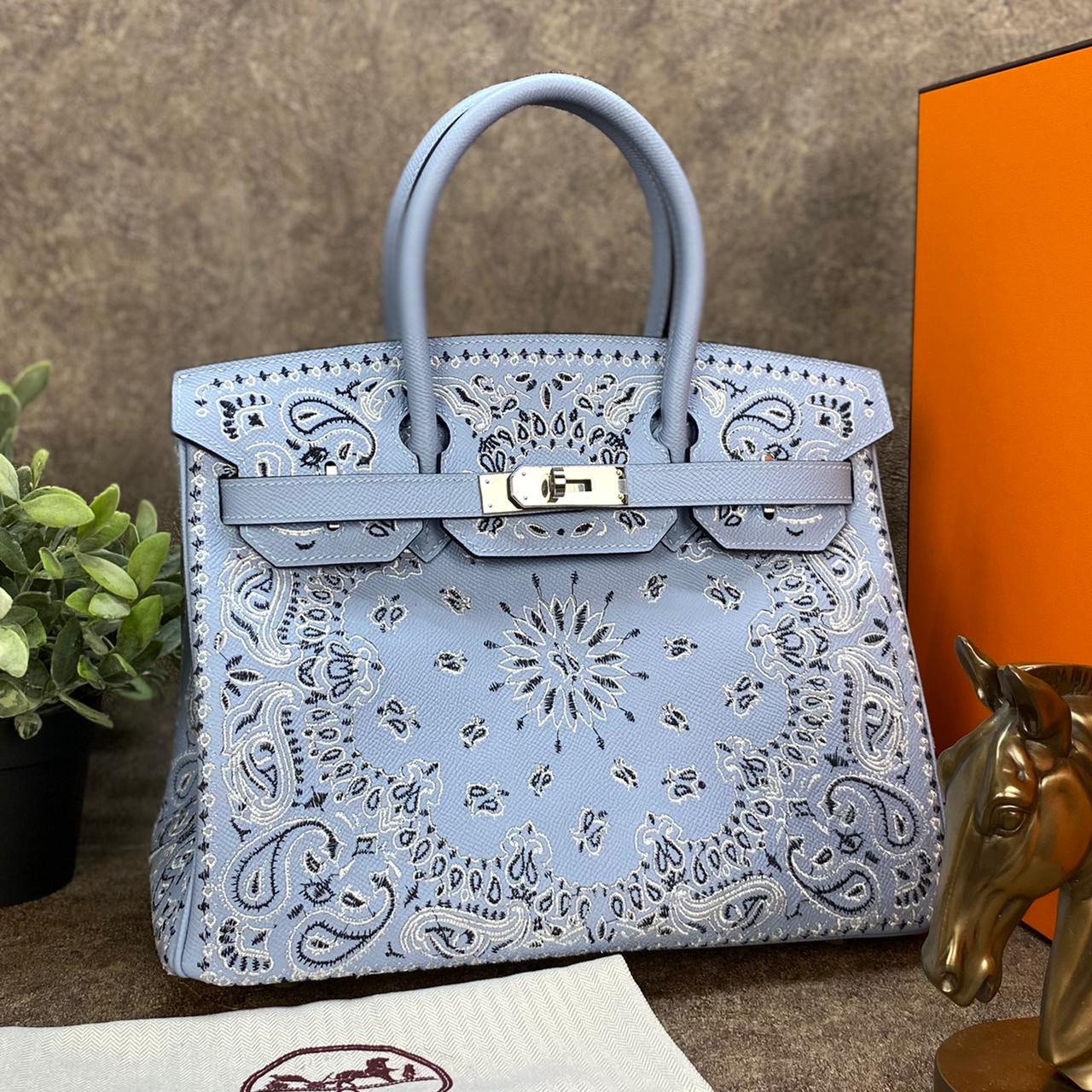 hermes-sumka-birkin-s-ornamentom-30-sm-golubaya-kozha-epsom.jpg HERMES сумка BIRKIN с орнаментом 30 см голубая кожа эпсом — изображение 1