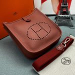 HERMES сумка Evelyne кожа Того 18 см бордовая