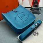 HERMES сумка Evelyne кожа Того 18 см голубая